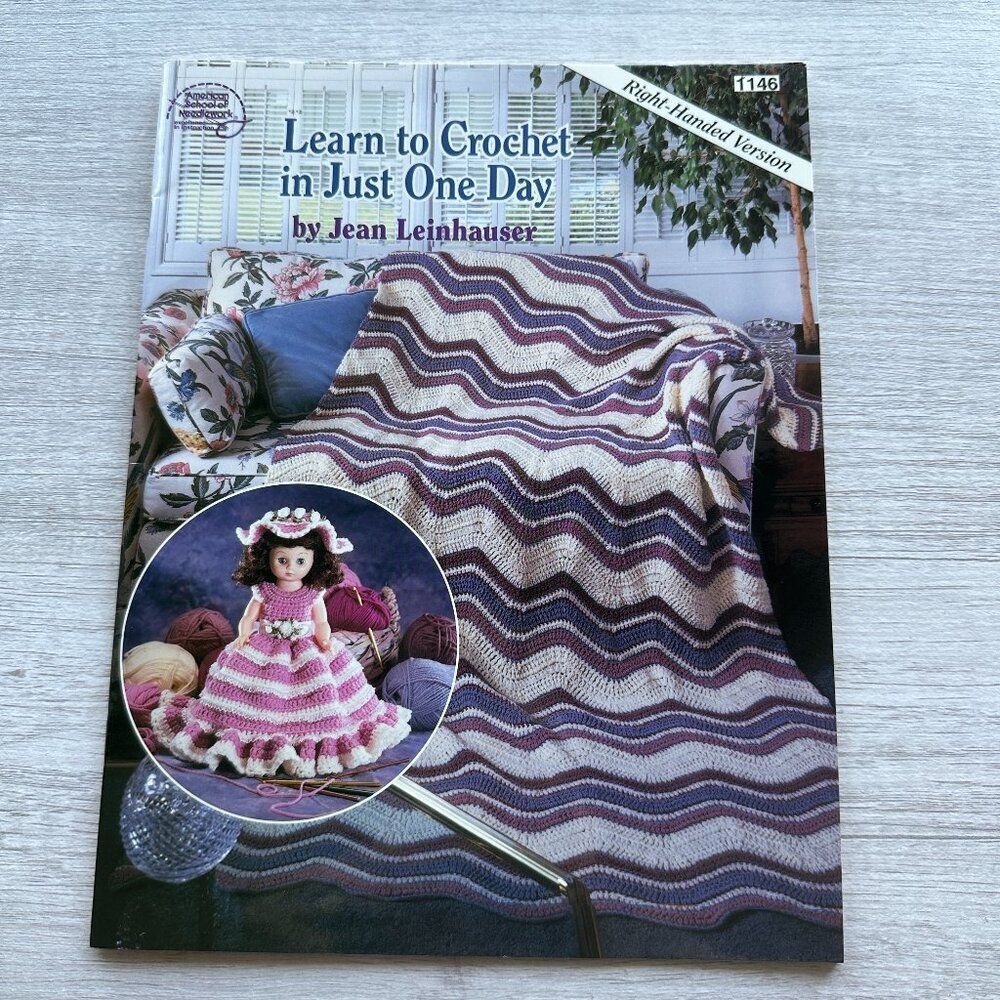 Learn‎ to Crochet in Just One Day Right-Handed Version Paperback Book 1146